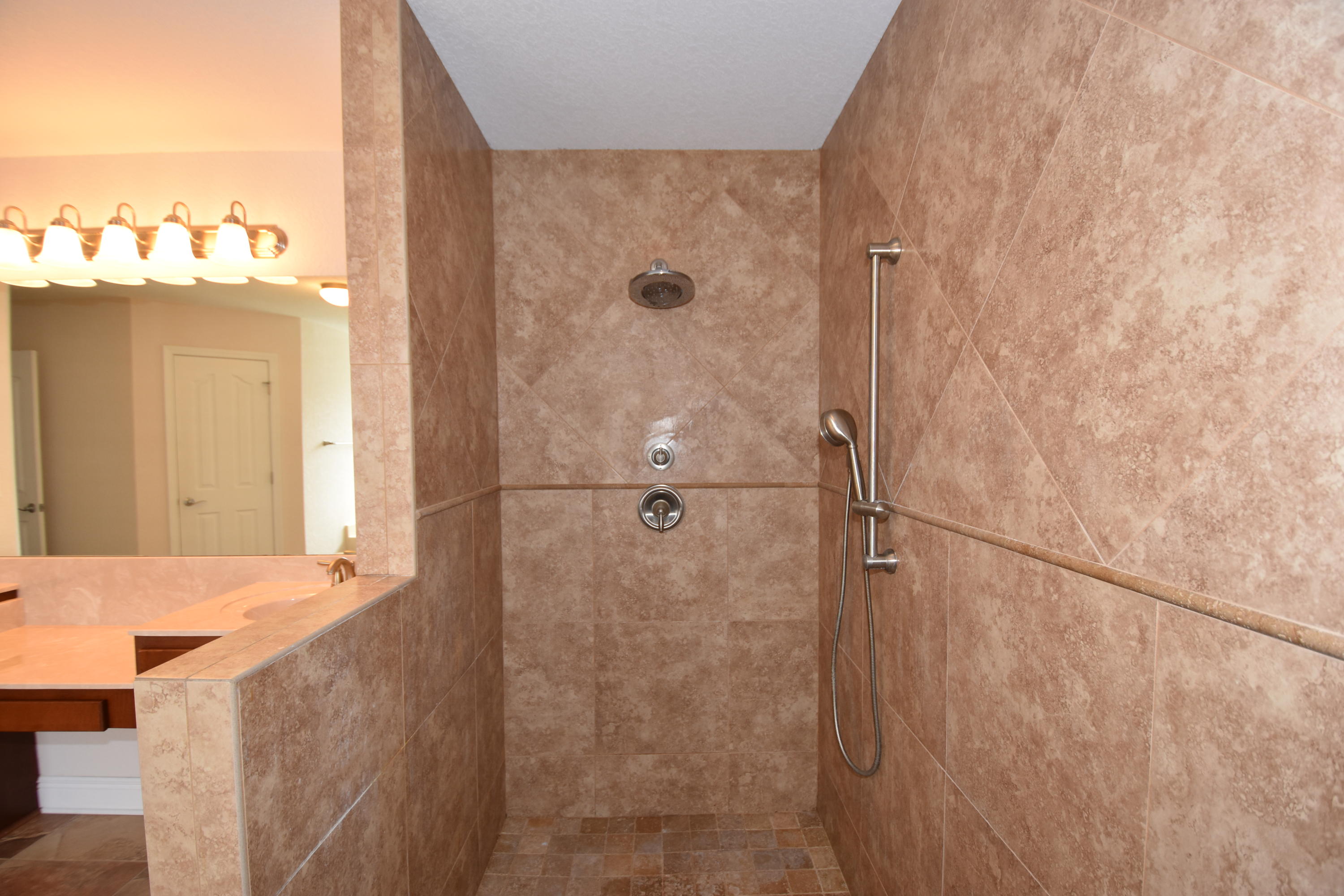 BROWNSTONE MANOR - Residential