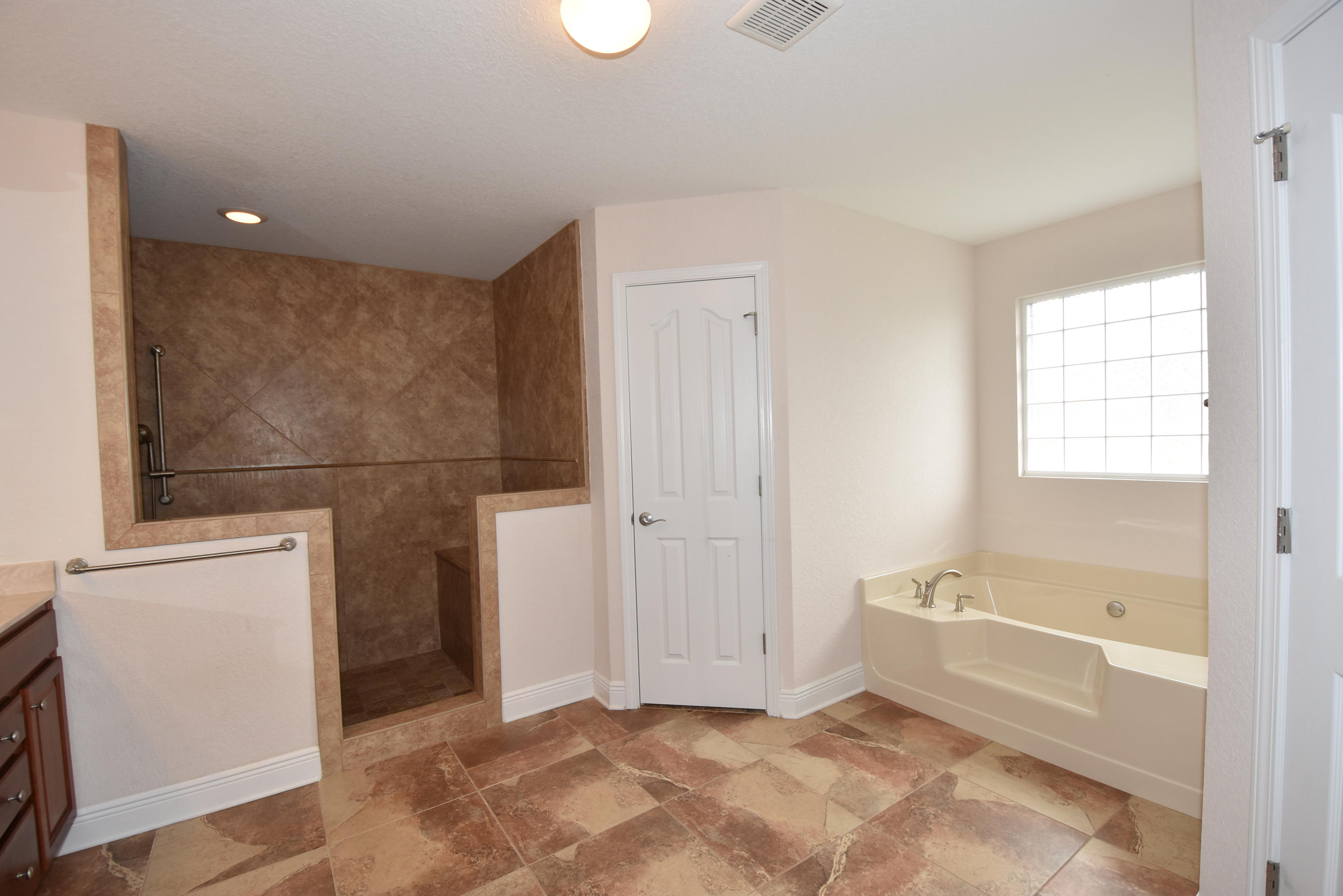 BROWNSTONE MANOR - Residential