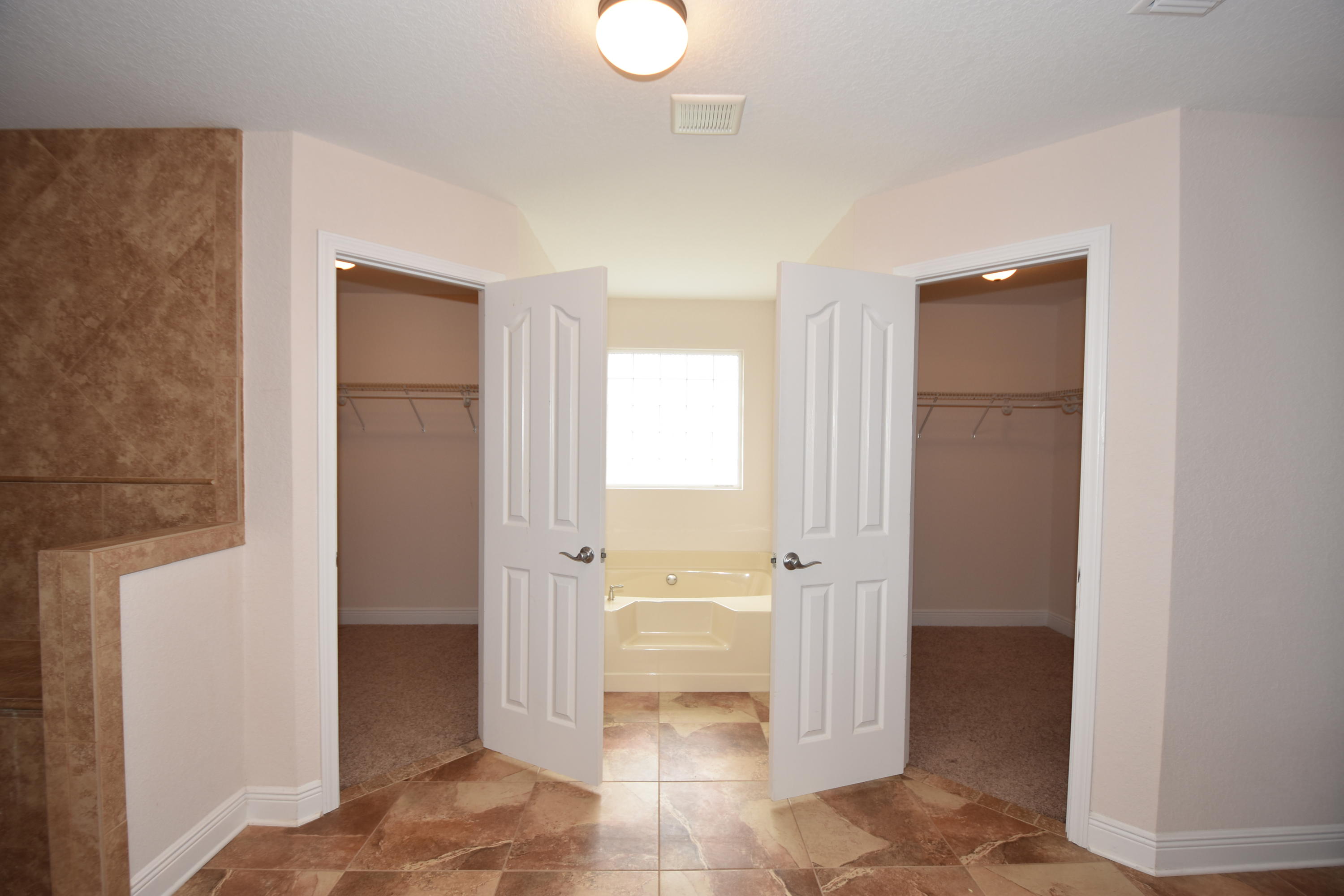 BROWNSTONE MANOR - Residential