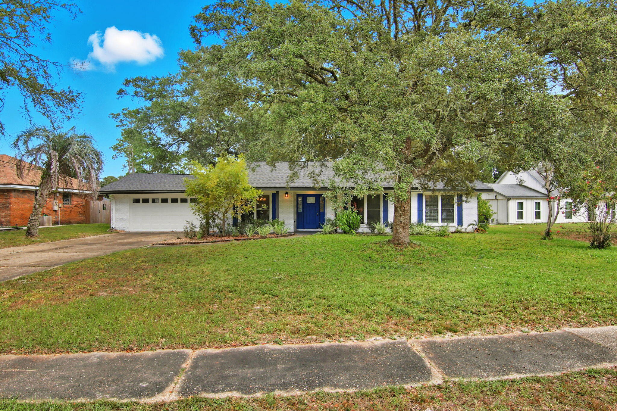 PINEWOOD ESTATES - Residential