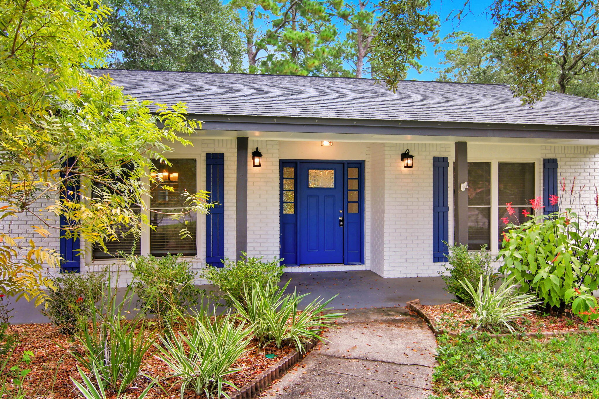 PINEWOOD ESTATES - Residential