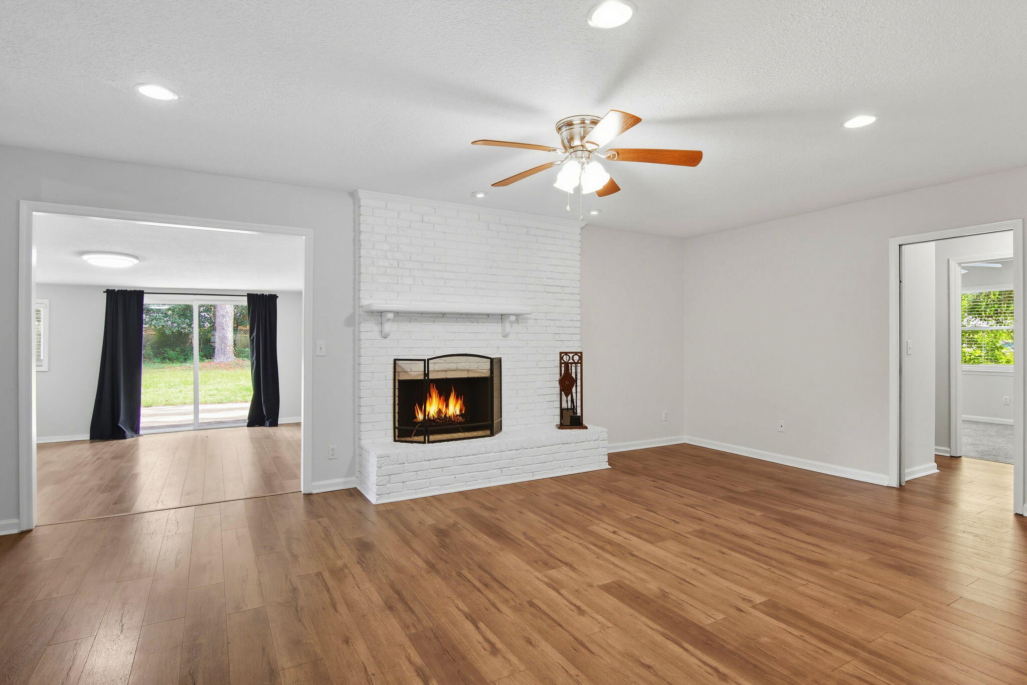 PINEWOOD ESTATES - Residential