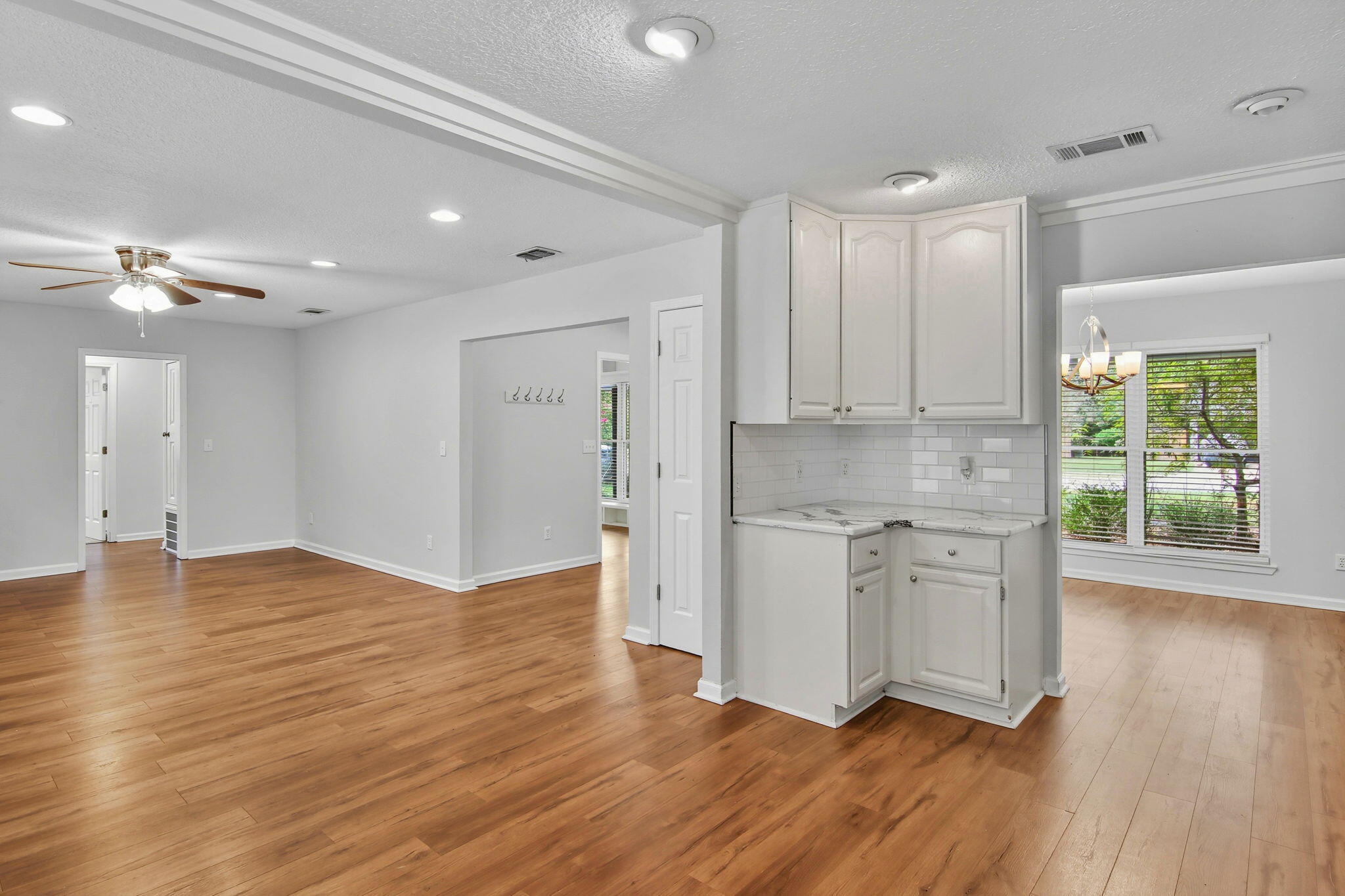 PINEWOOD ESTATES - Residential