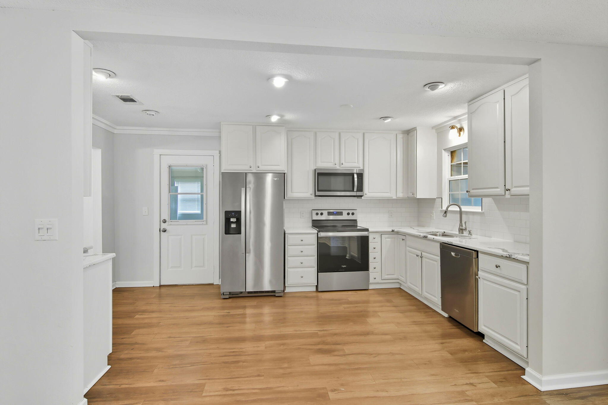 PINEWOOD ESTATES - Residential