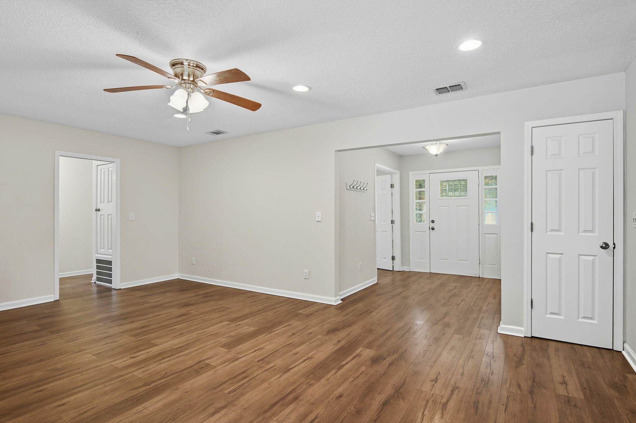 PINEWOOD ESTATES - Residential
