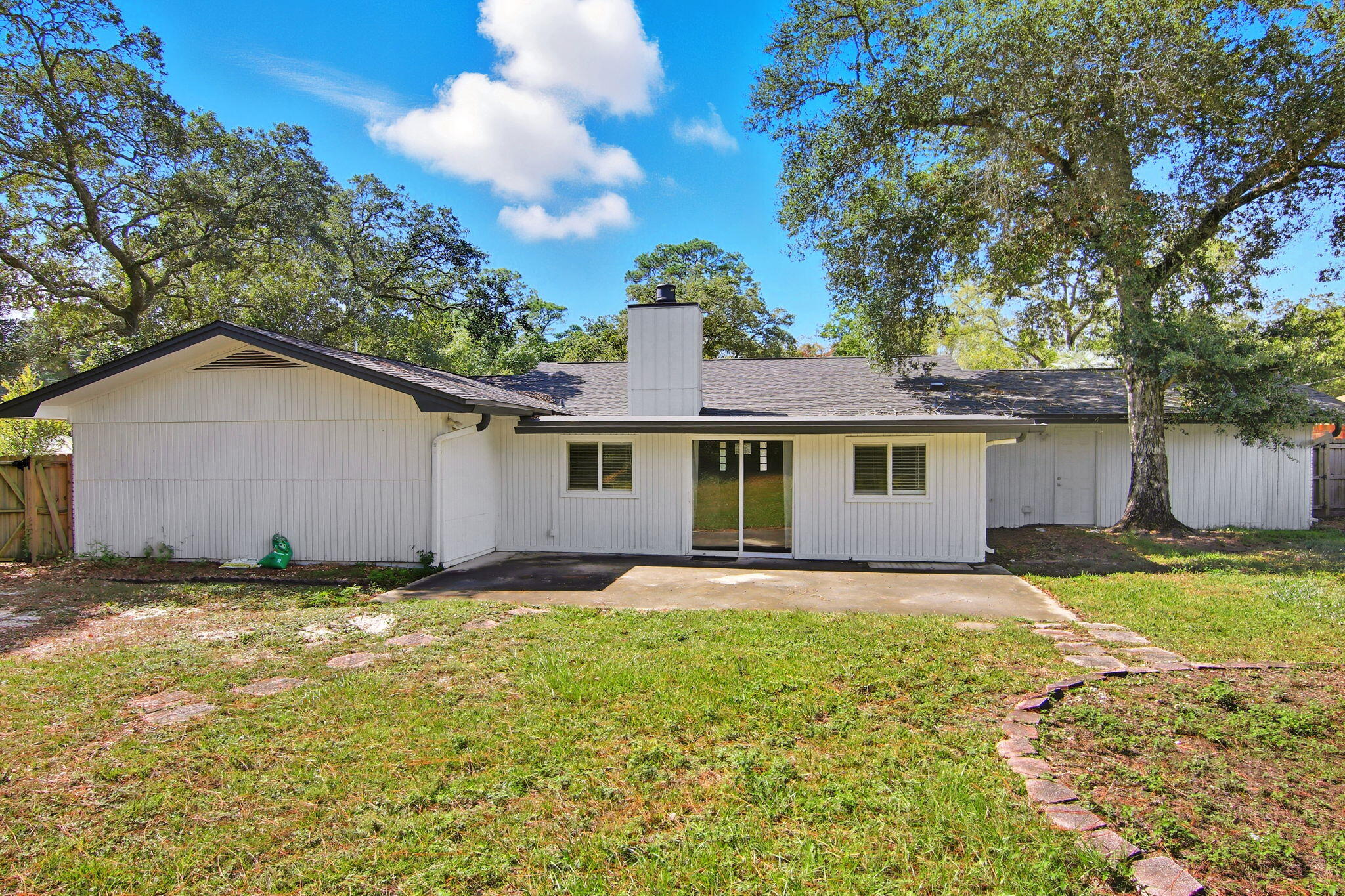 PINEWOOD ESTATES - Residential