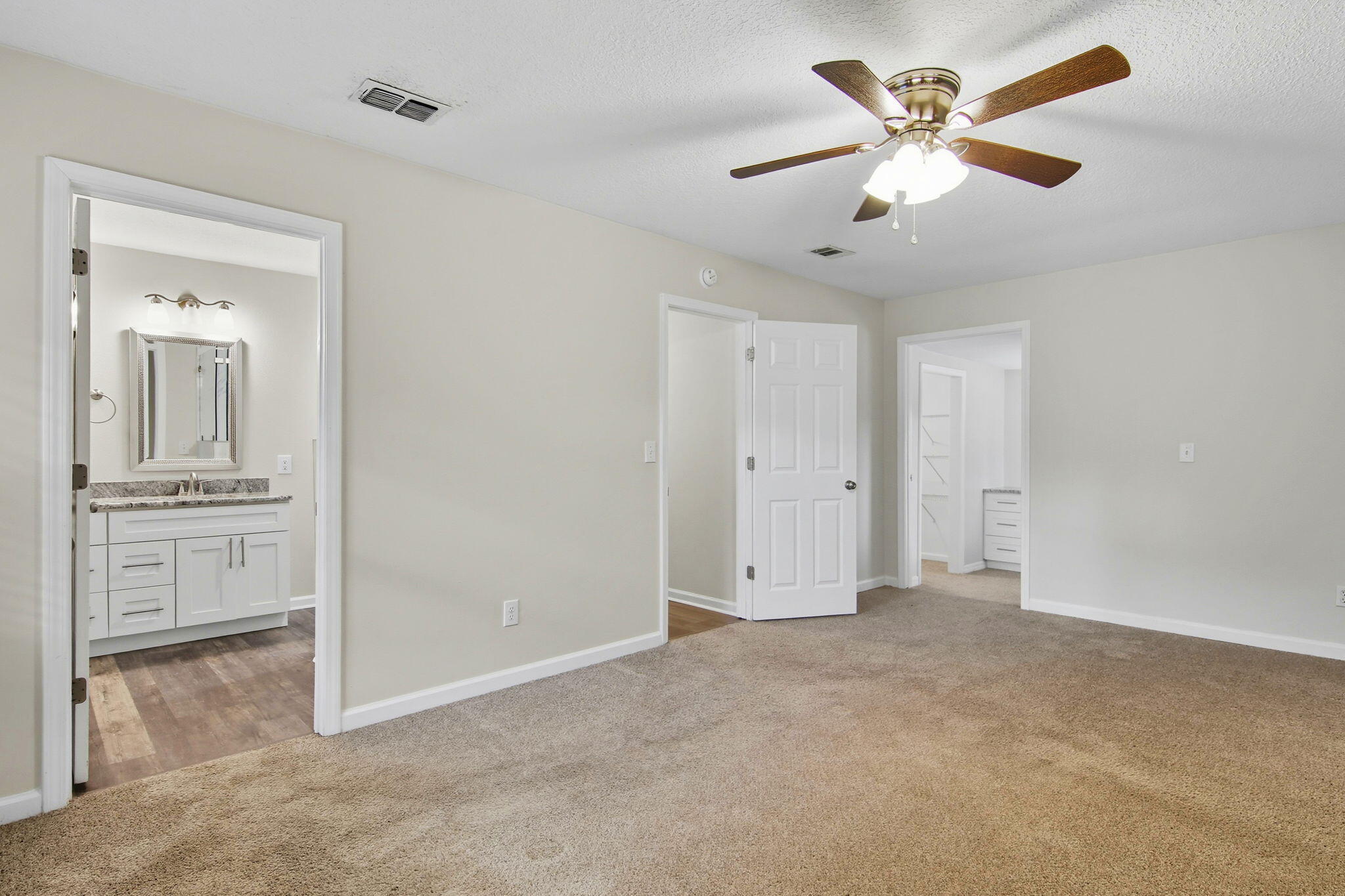PINEWOOD ESTATES - Residential