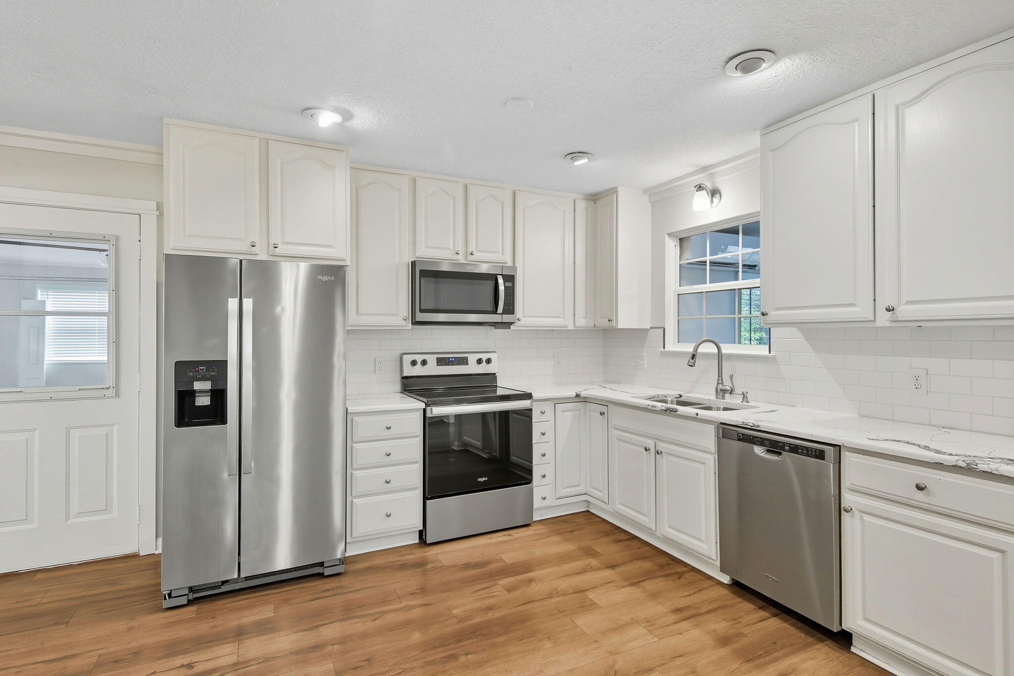 PINEWOOD ESTATES - Residential