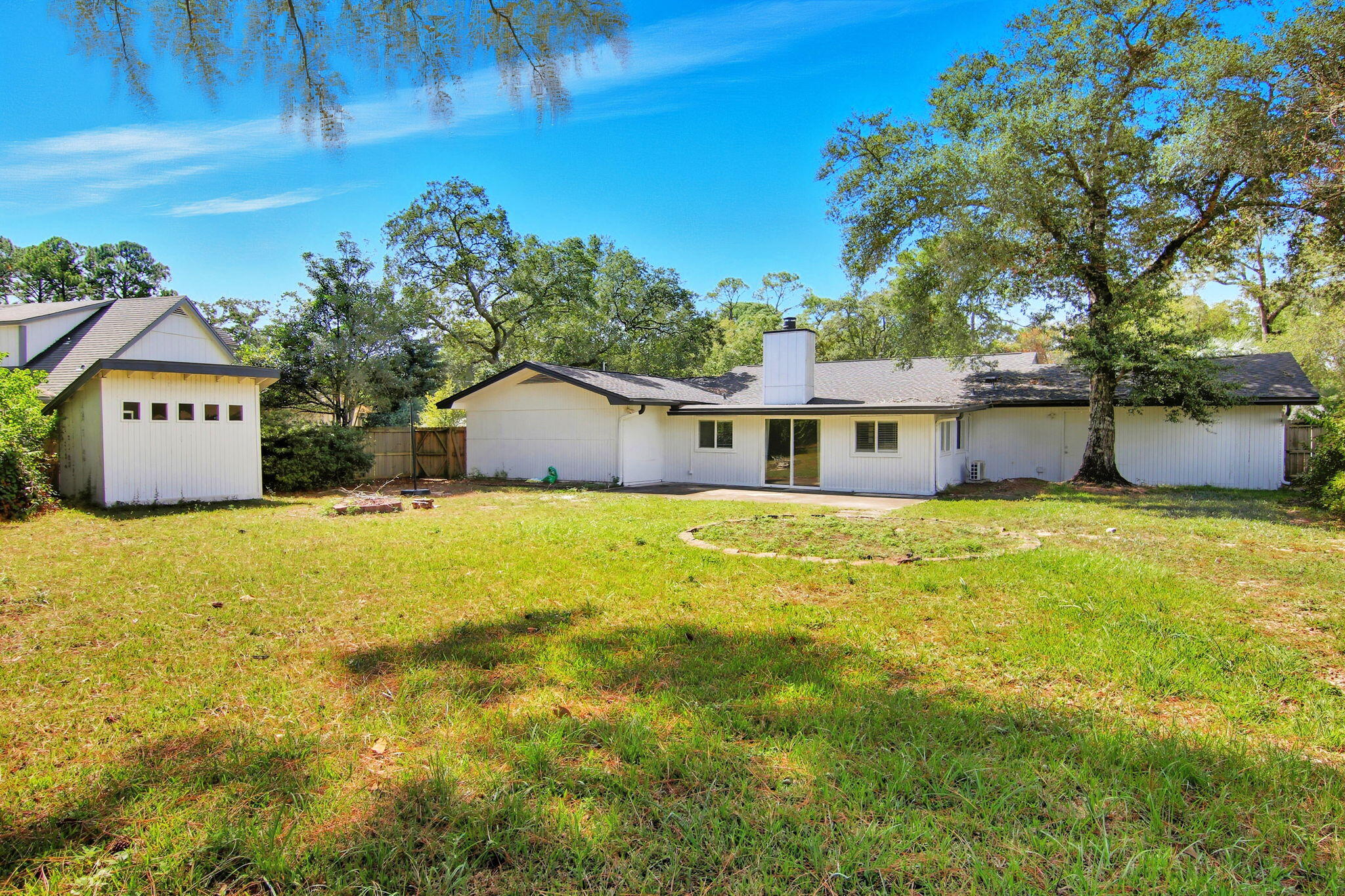 PINEWOOD ESTATES - Residential