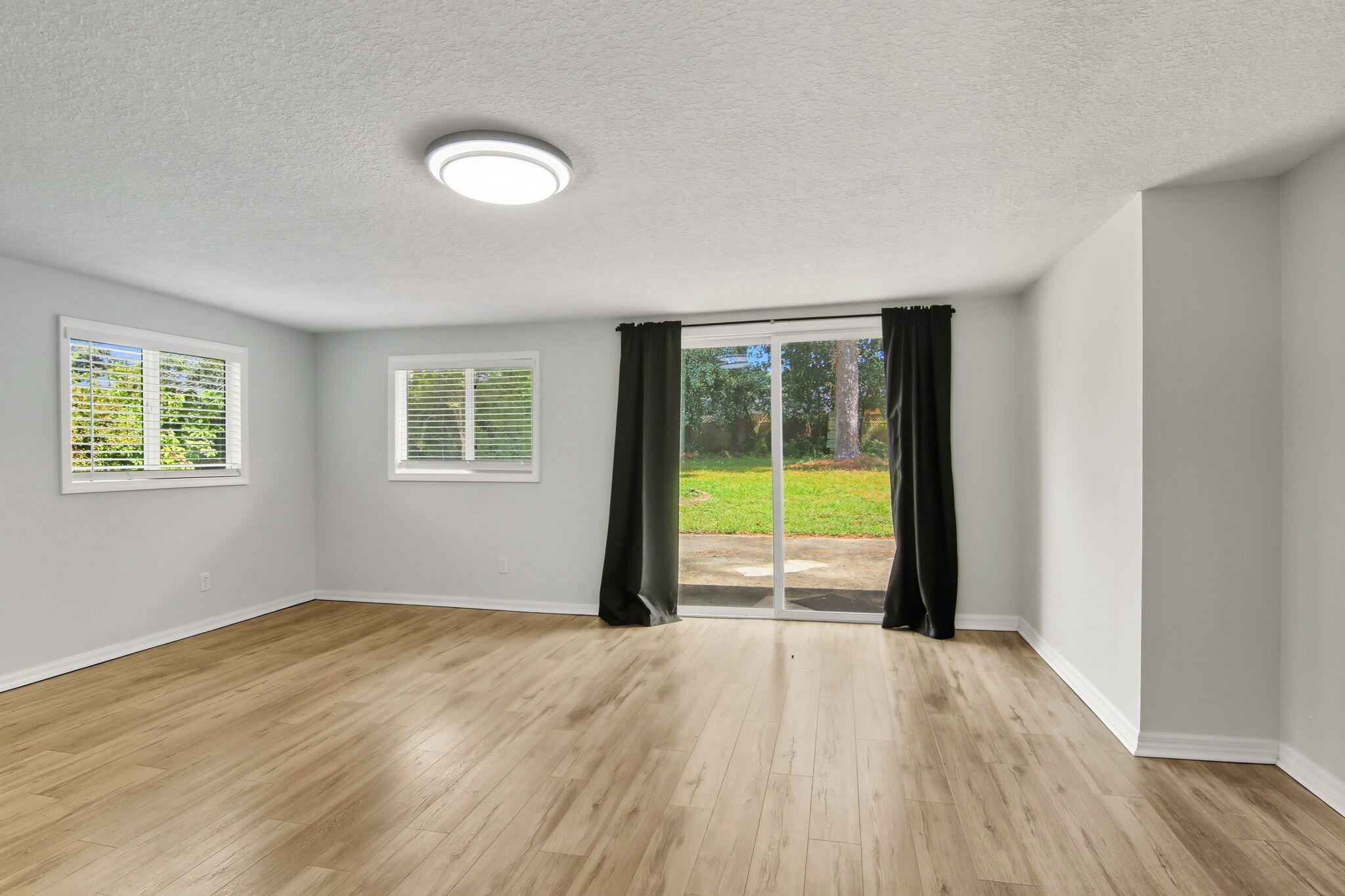 PINEWOOD ESTATES - Residential
