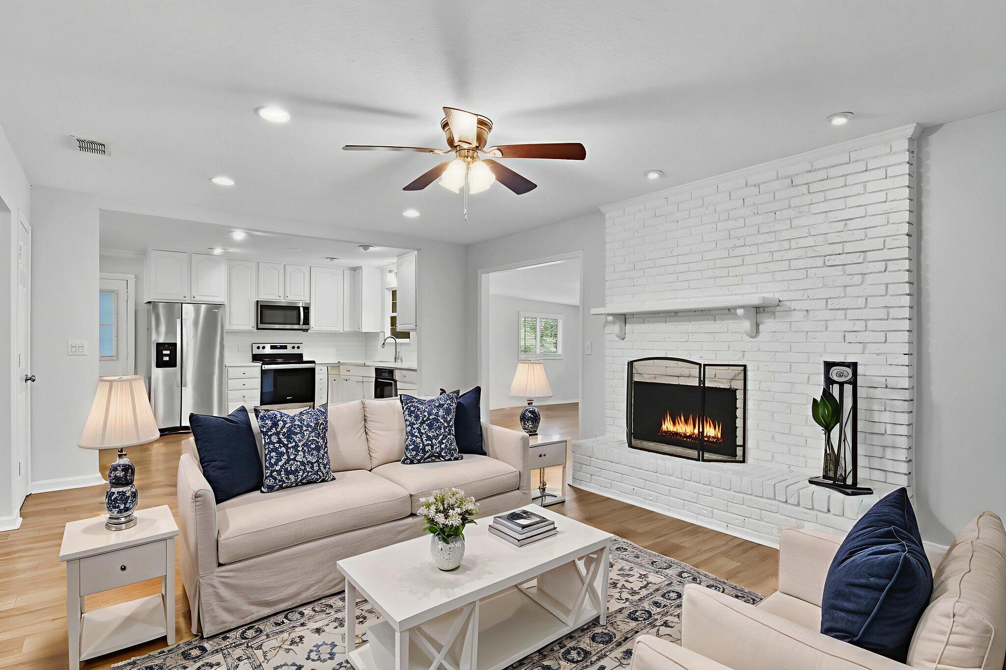 PINEWOOD ESTATES - Residential