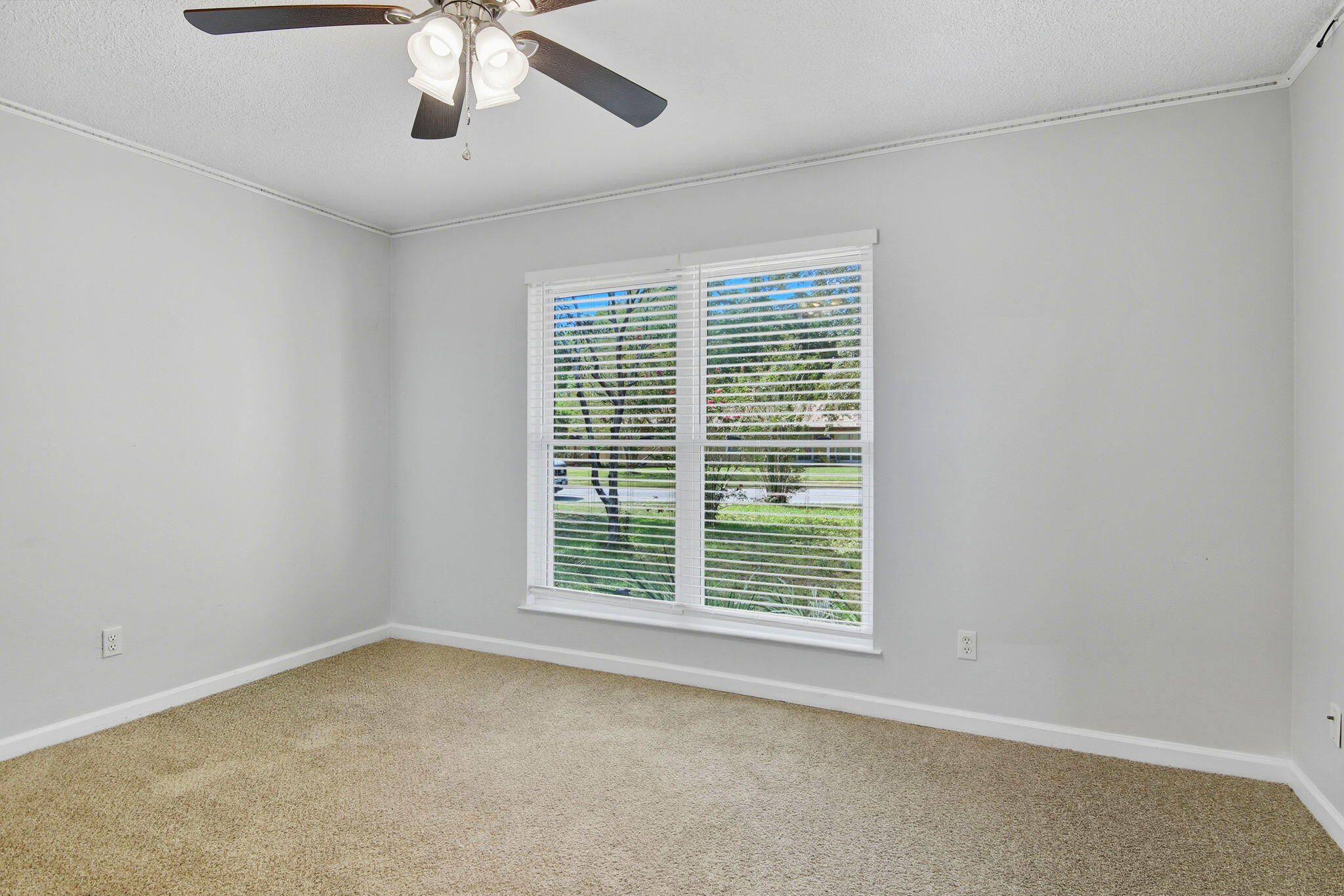 PINEWOOD ESTATES - Residential