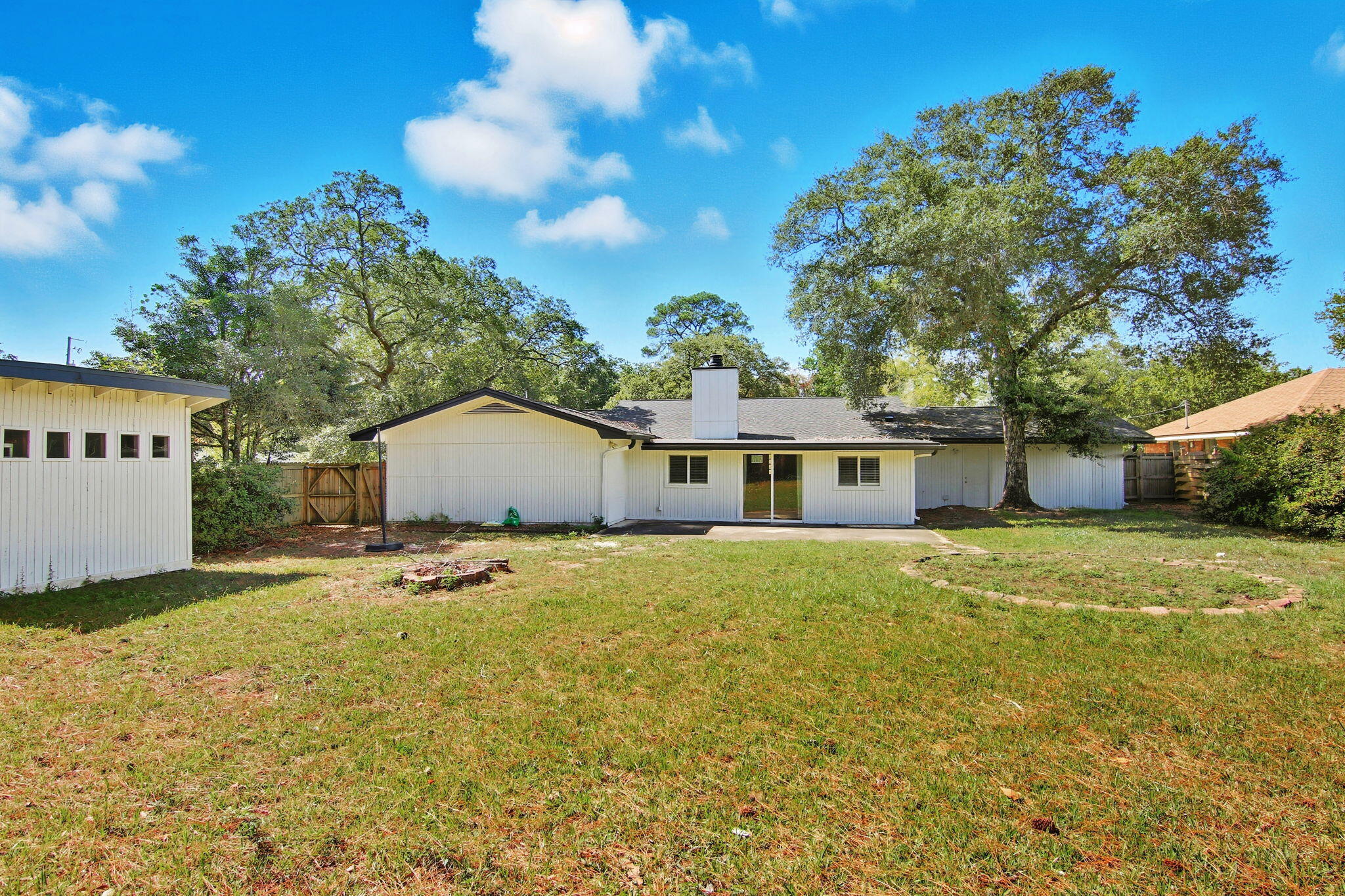 PINEWOOD ESTATES - Residential