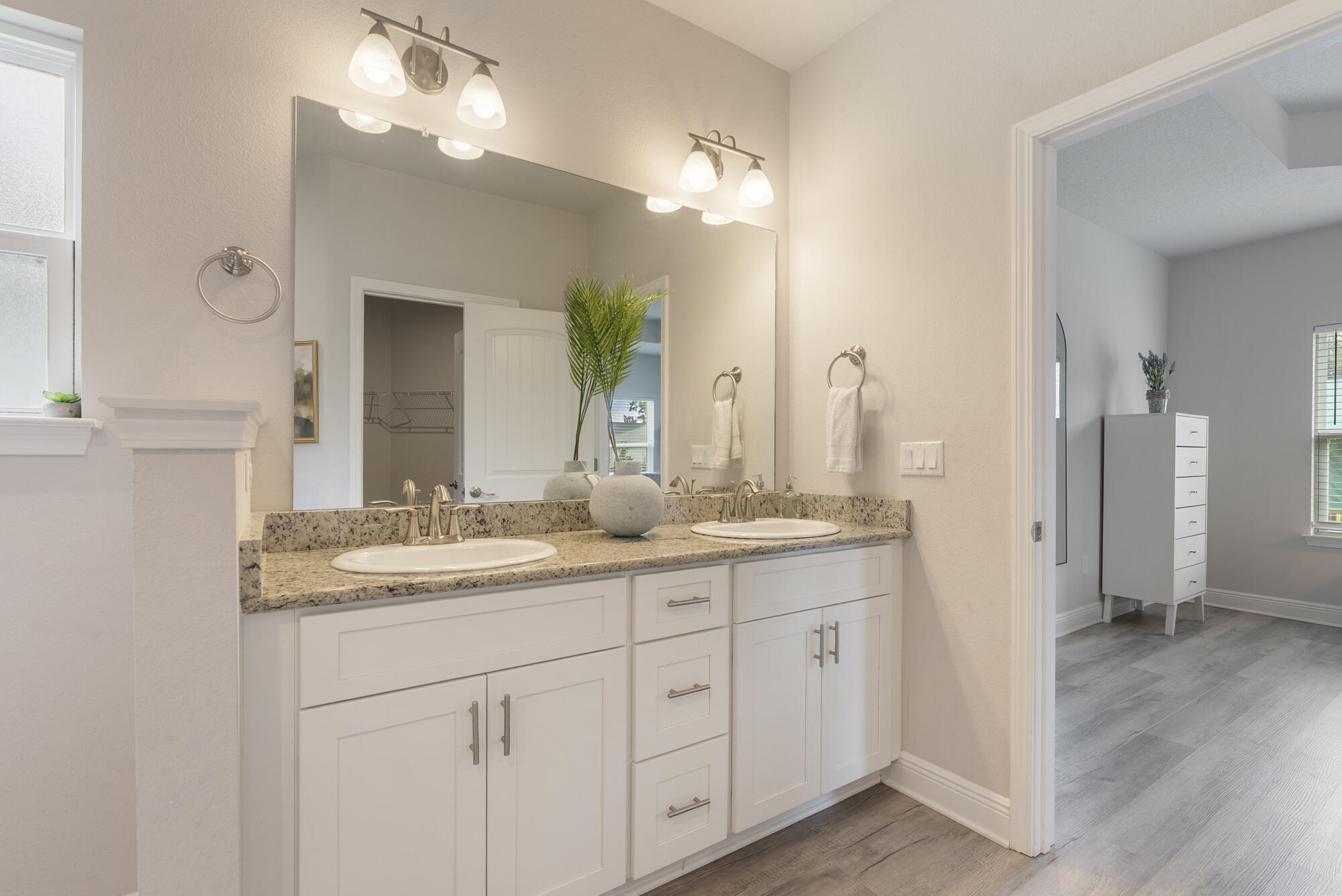 RIVERWALK PH I - Residential Lease