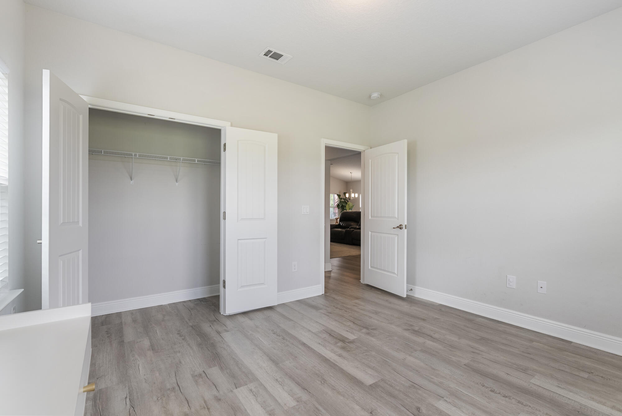 RIVERWALK PH I - Residential Lease