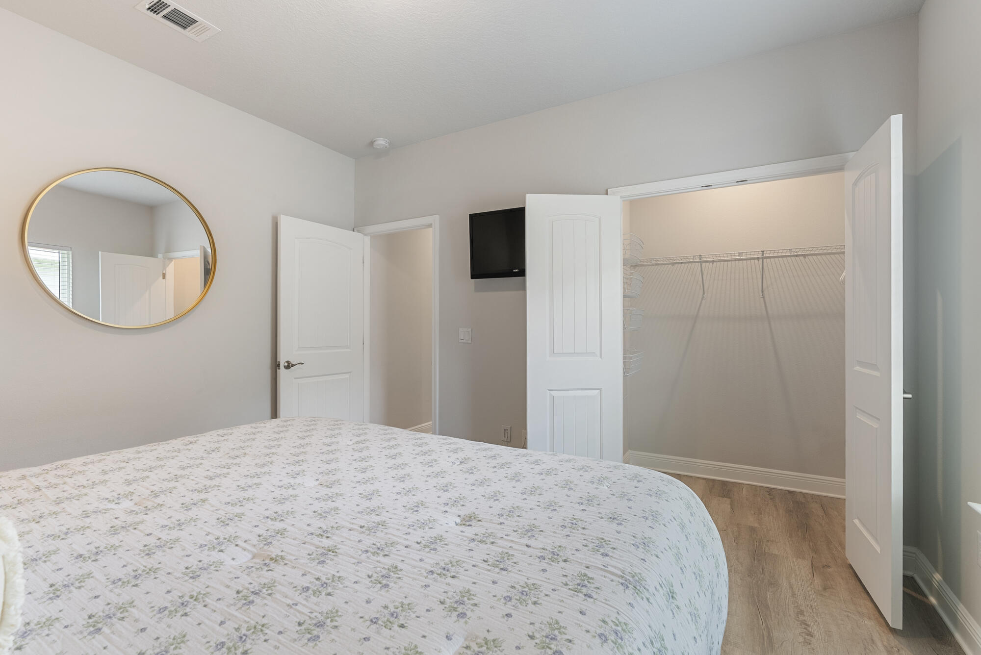 RIVERWALK PH I - Residential Lease