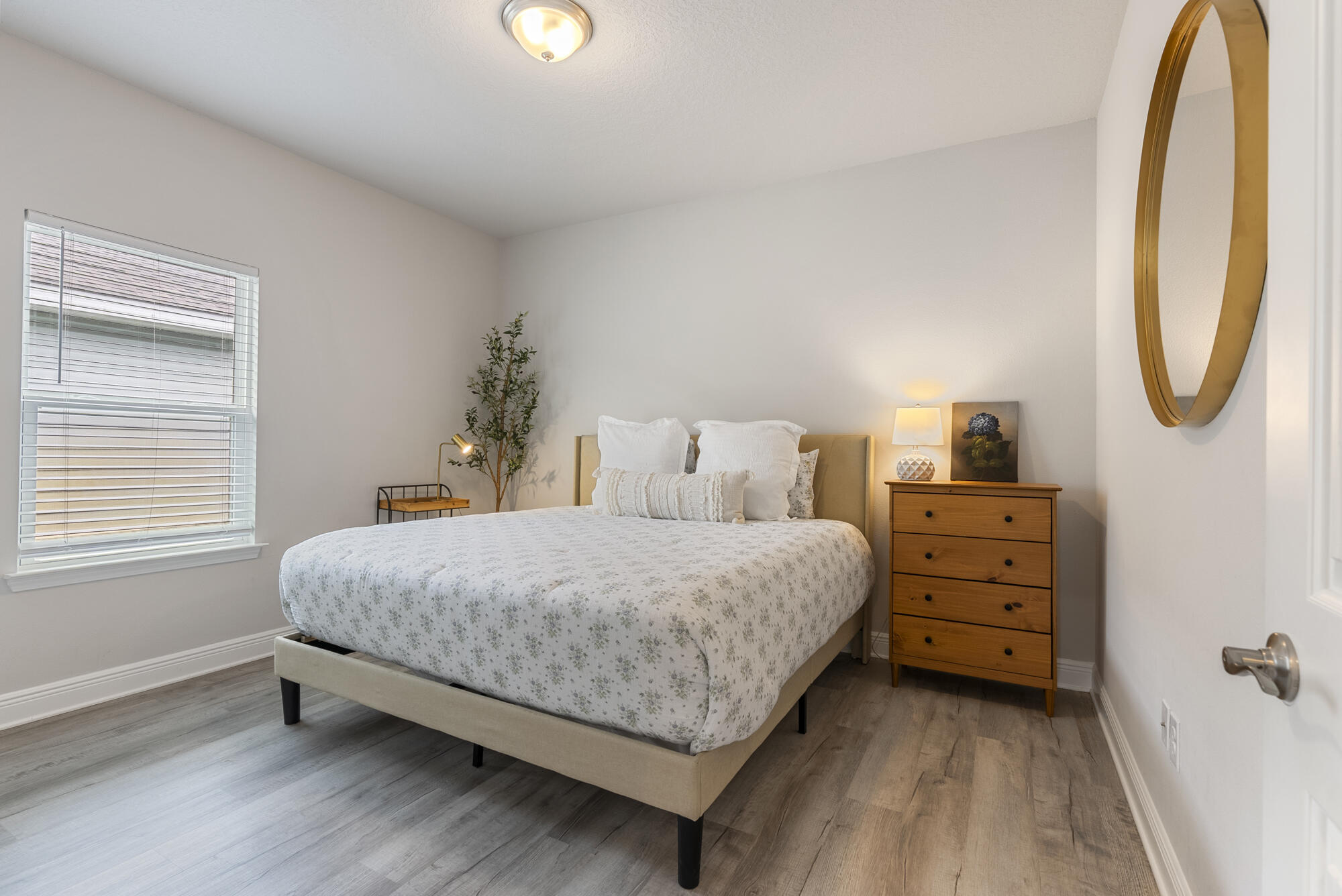 RIVERWALK PH I - Residential Lease