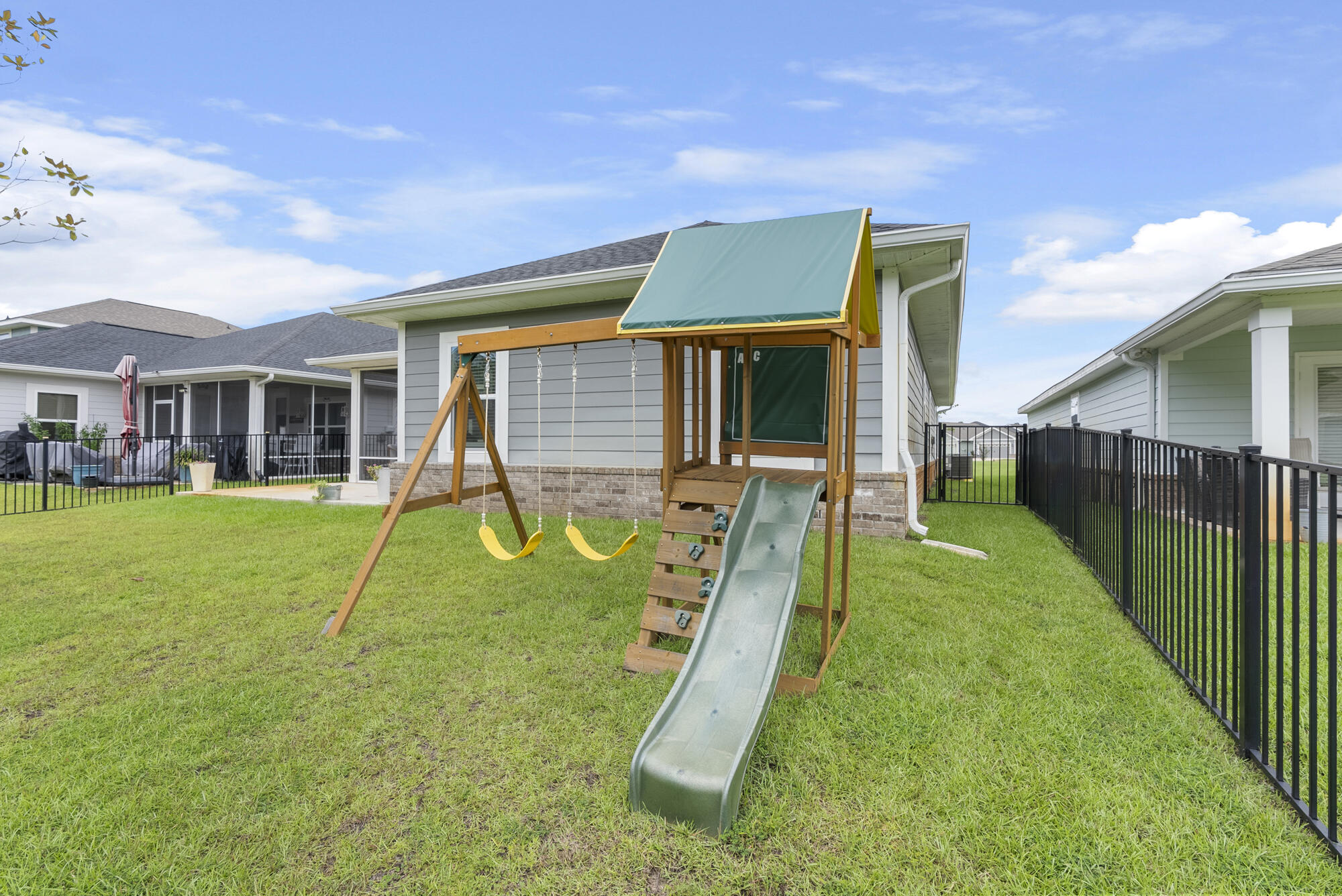 RIVERWALK PH I - Residential Lease