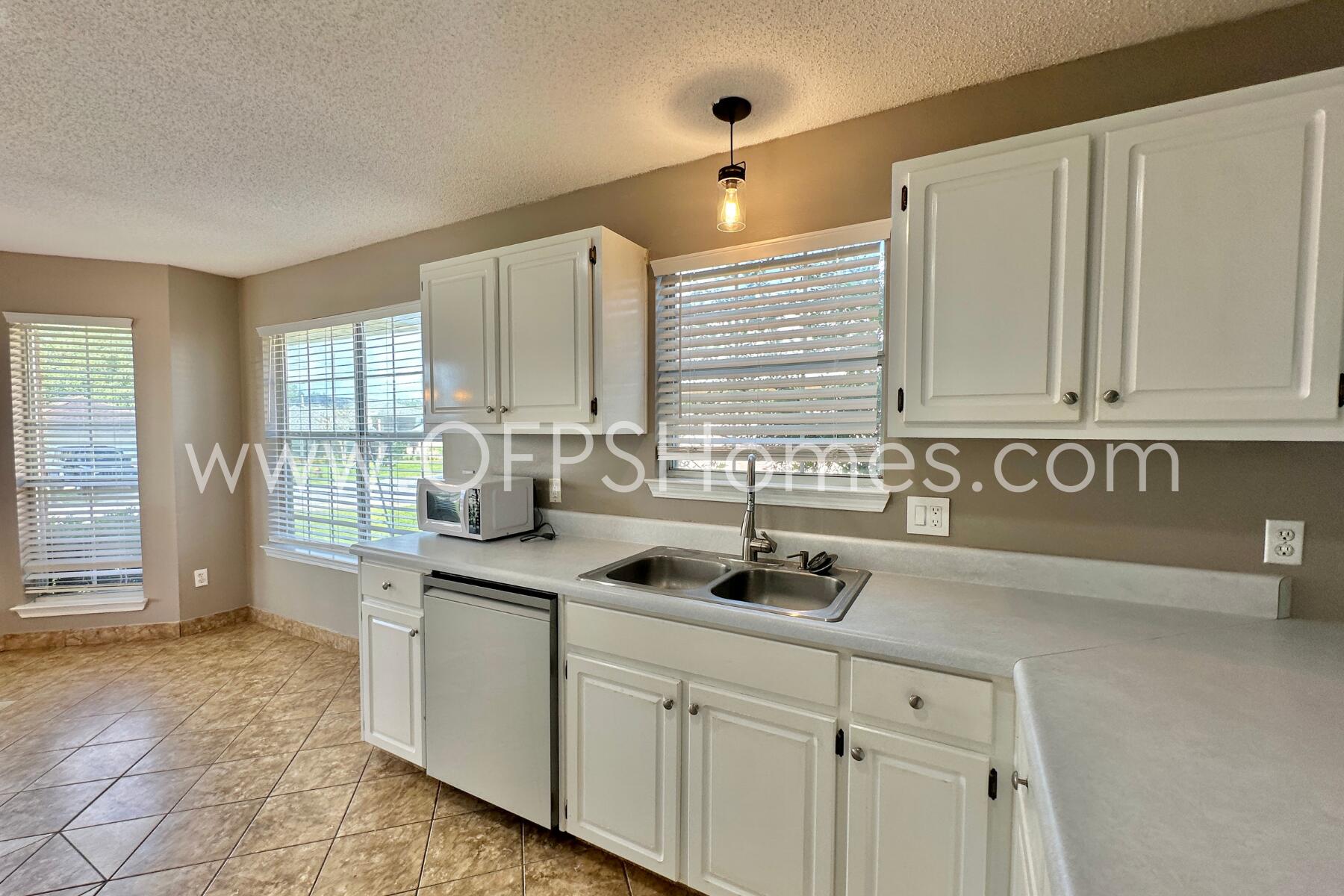 CHEROKEE BEND S/D PH 2 - Residential Lease