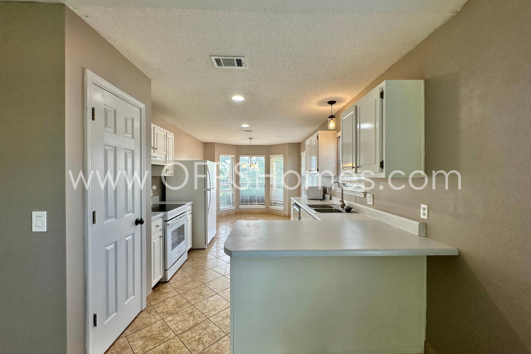 CHEROKEE BEND S/D PH 2 - Residential Lease