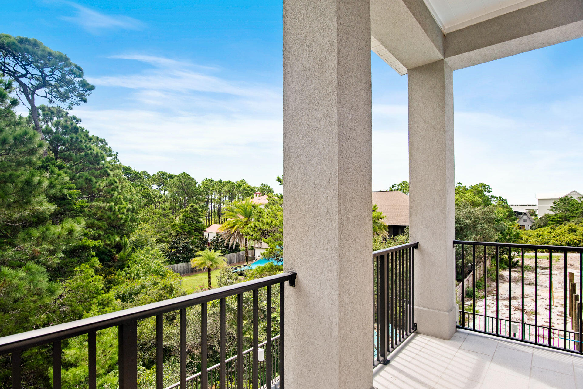 BEACH HIGHLANDS - Residential