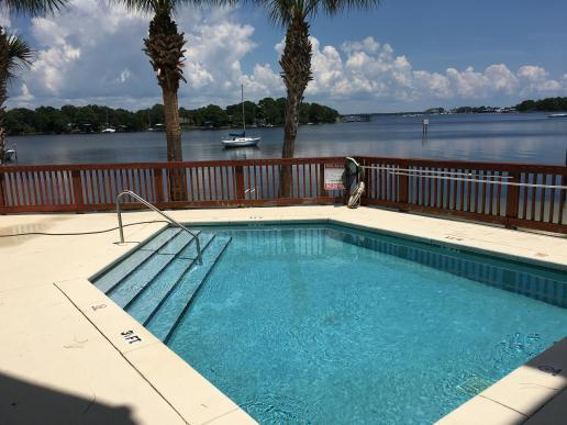 LAGUNA LANDING - Residential