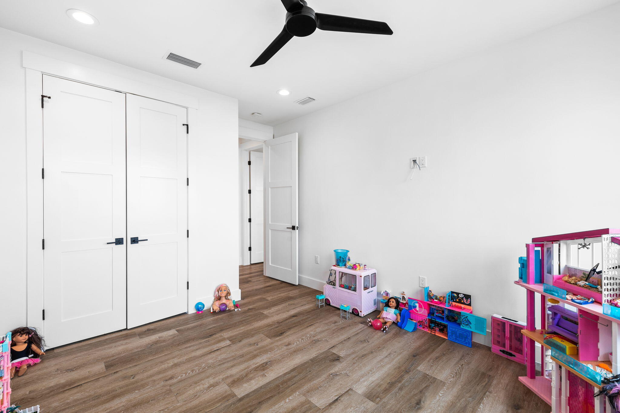 CYPRESS BREEZE PLANTATION - Residential