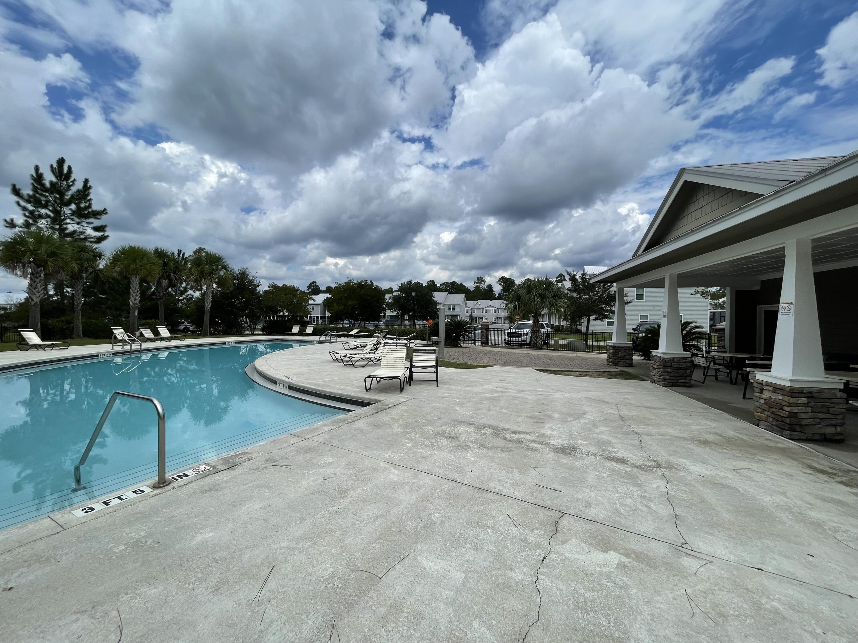 VERANDAS AT FREEPORT - Residential