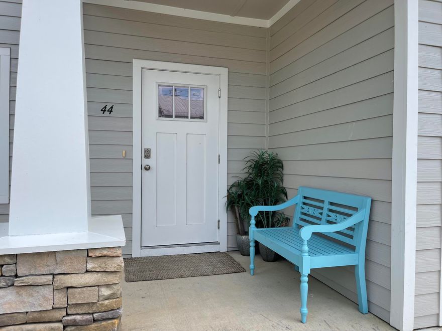 PRICE IMPROVEMENT!! SELLER OFFERING $5,000 TOWARDS BUYERS CLOSING COSTS!!! Beautiful Verandas Townhome waiting just for you!  This lovely 2 bedroom/2.5 bath townhome makes for a great home or a long-term rental.  Low HOA and wonderful community with pool located in great proximity to all (3) of Freeport School Elementary to High School.  Centrally located in south Walton county for easy commutes to and from work.  From the moment you walk into this home, you will love the open-concept living and kitchen-dining areas.  The retreat design makes for a great space to come home at the end of the day.  All of the bedrooms and baths have LVP flooring, and there are quartz counters, recessed lighting, and window treatments in every area of the house.  Washer/Dryer will convey.