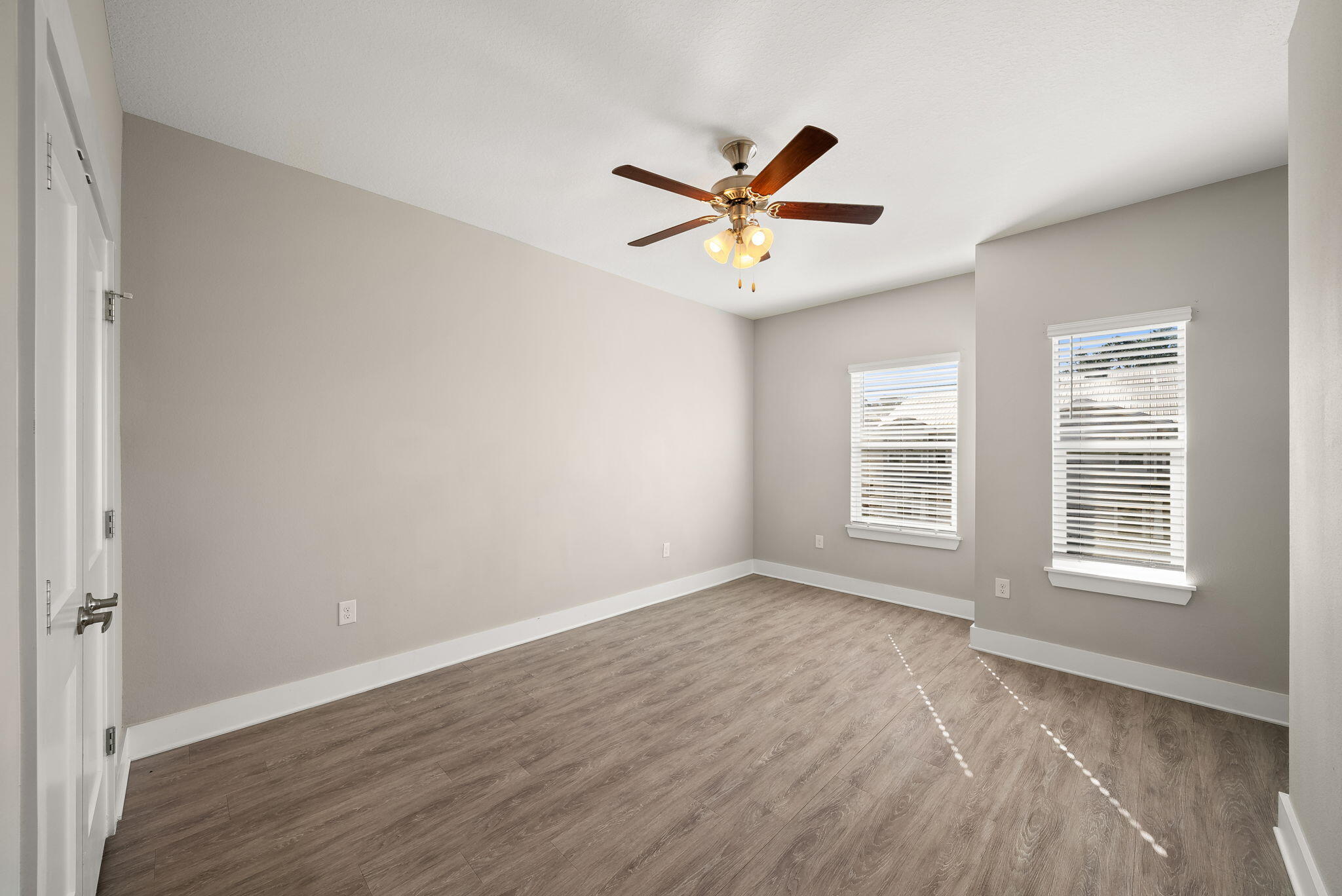 VERANDAS AT FREEPORT - Residential Lease