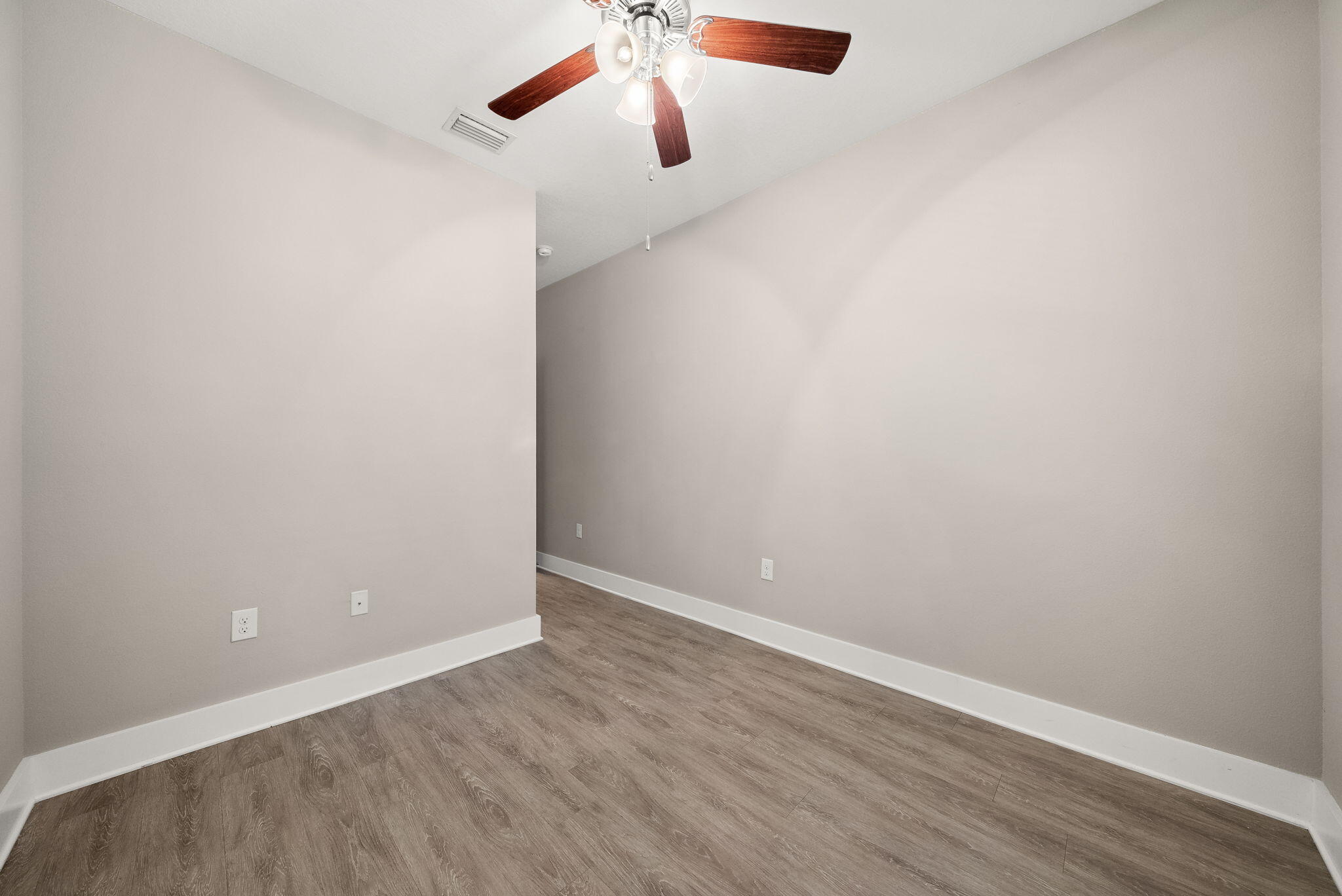 VERANDAS AT FREEPORT - Residential Lease