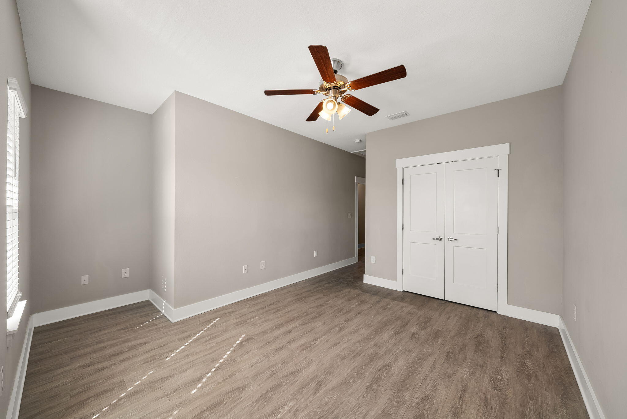 VERANDAS AT FREEPORT - Residential Lease