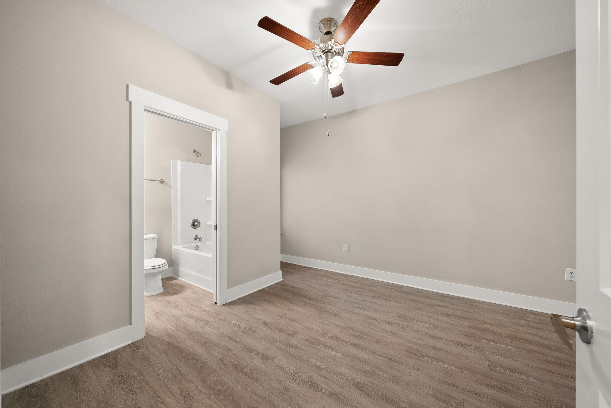 VERANDAS AT FREEPORT - Residential Lease