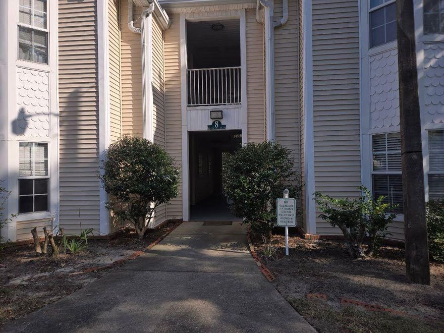 This stunning 1,000 sq ft condo in Niceville, FL features 2 bedrooms, 2 bathrooms, and is in impeccable condition. Built in 2000, it boasts a new roof and AC (within the last 5 years). The modern kitchen has quartz countertops and sleek appliances, while the updated master bathroom features a new sink and cabinets. Bamboo flooring flows throughout, with tile in the bathrooms and master bedroom. Enjoy community amenities like a pool, picnic areas, and gazebos. Ample parking is available, making this home the perfect choice for long-term ownership. Don't miss out on this incredible opportunity!