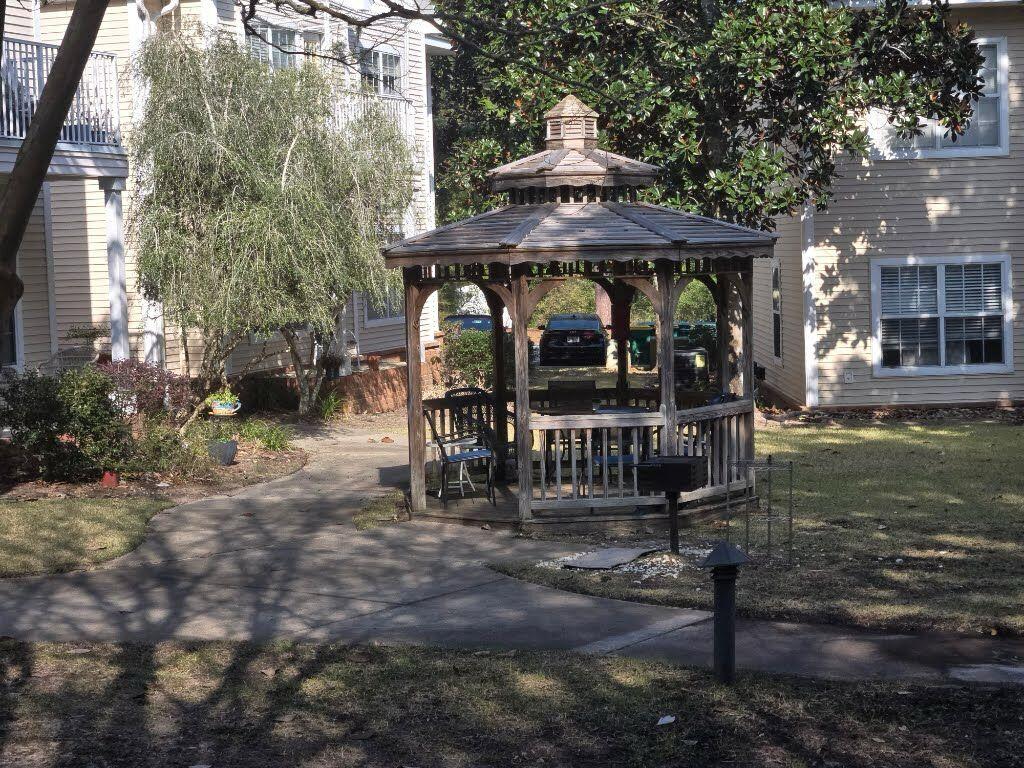 THE OAKS AT NICEVILLE - Residential