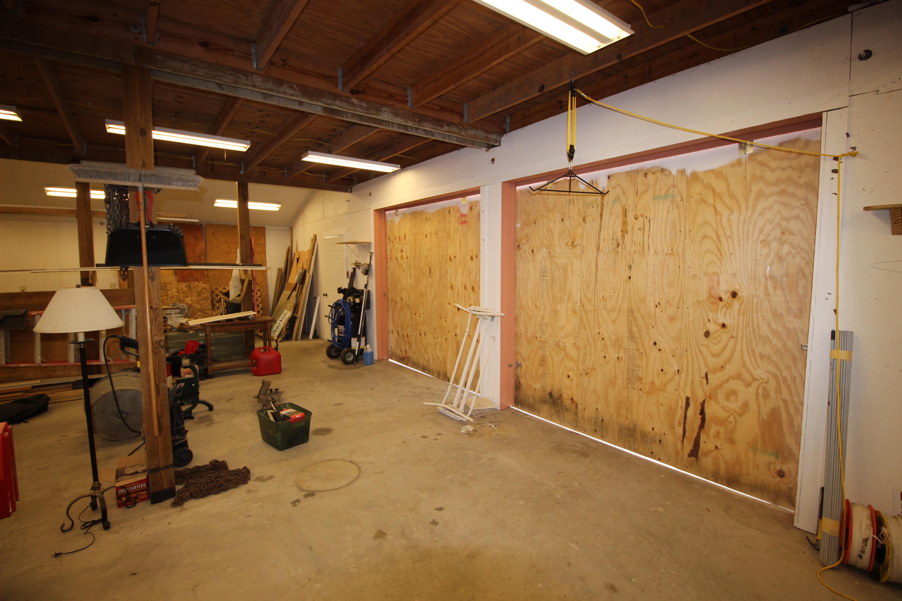 METES & BOUNDS - Land