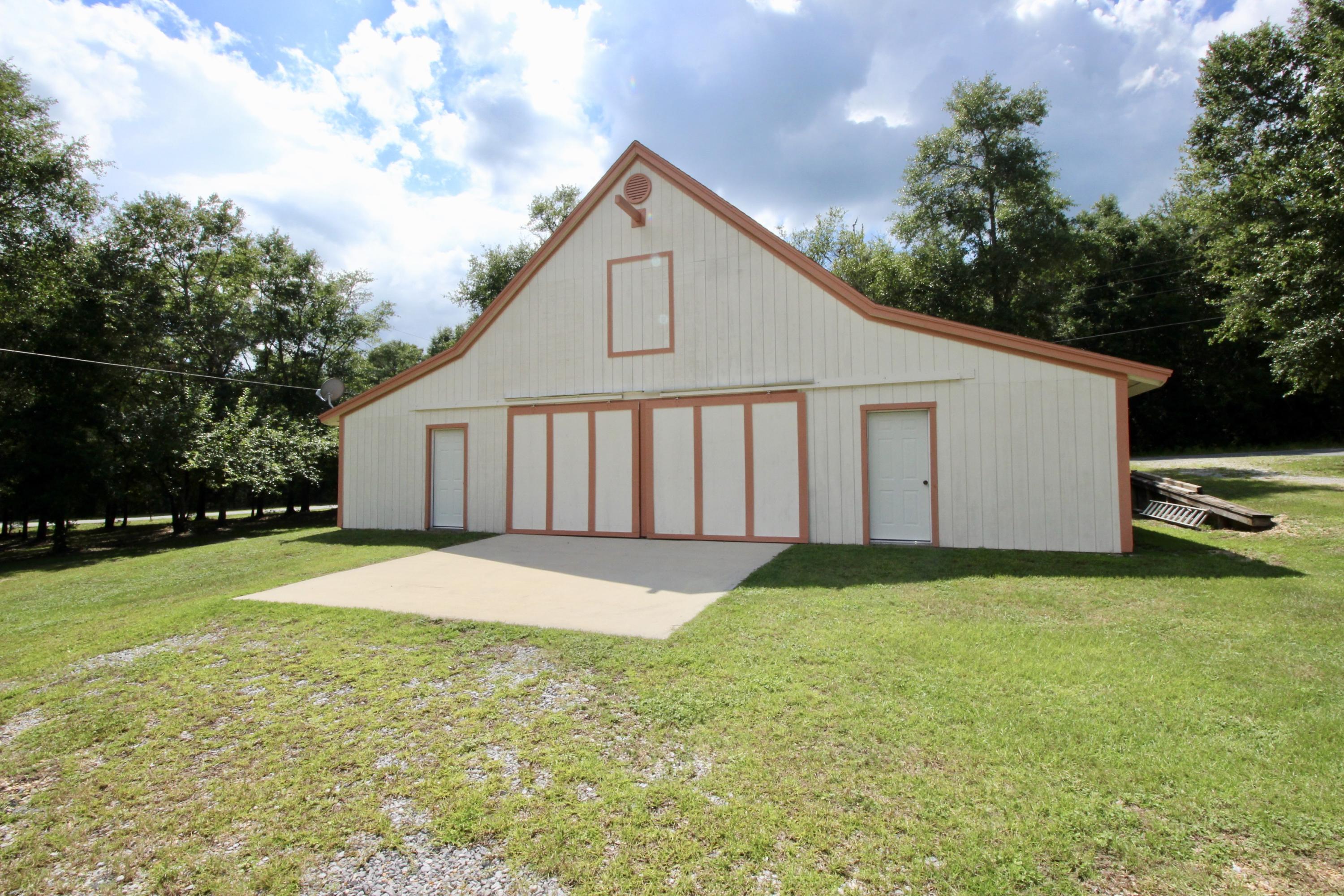 METES & BOUNDS - Land