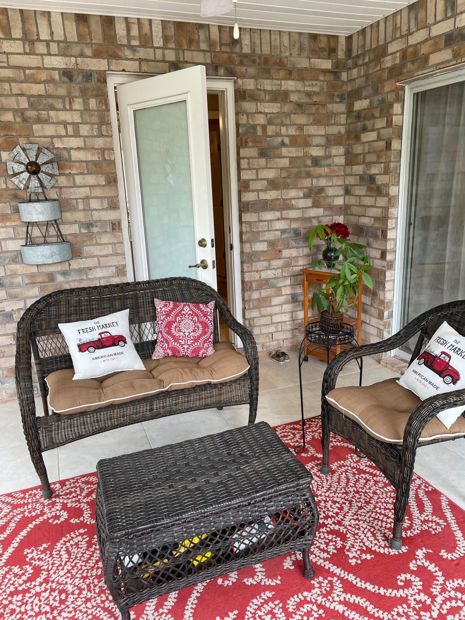 MAGNOLIA LAKE ESTATES PH 2 - Residential