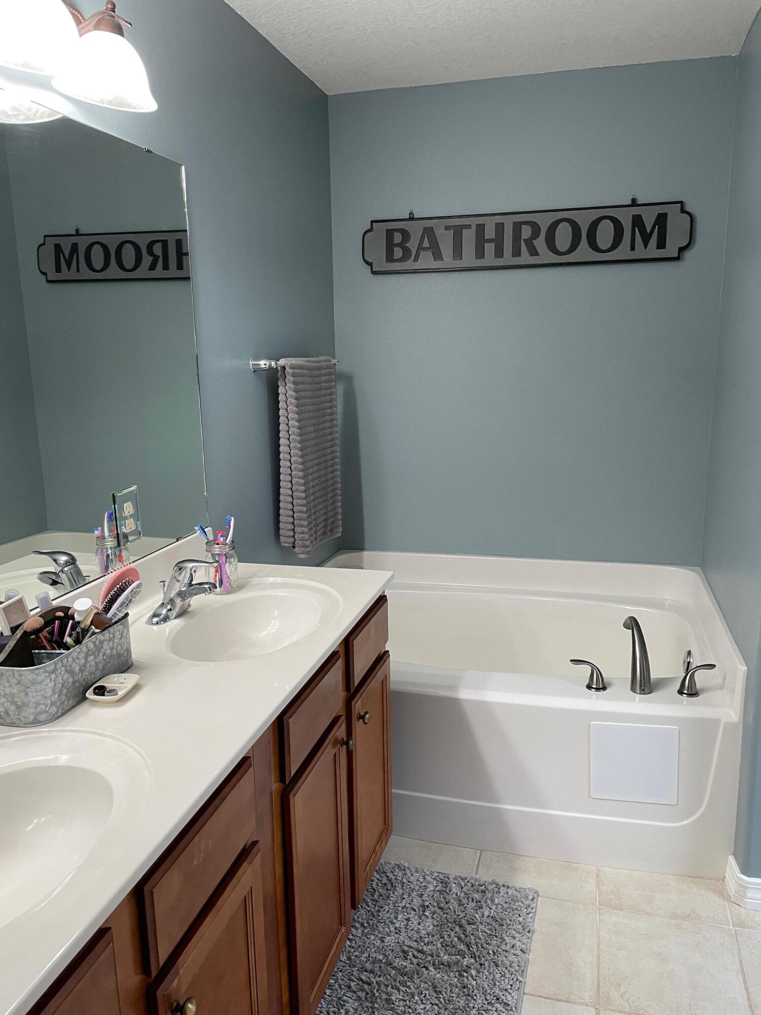 MAGNOLIA LAKE ESTATES PH 2 - Residential