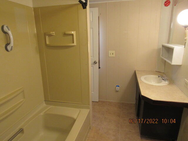 METES & BOUNDS - Residential Lease