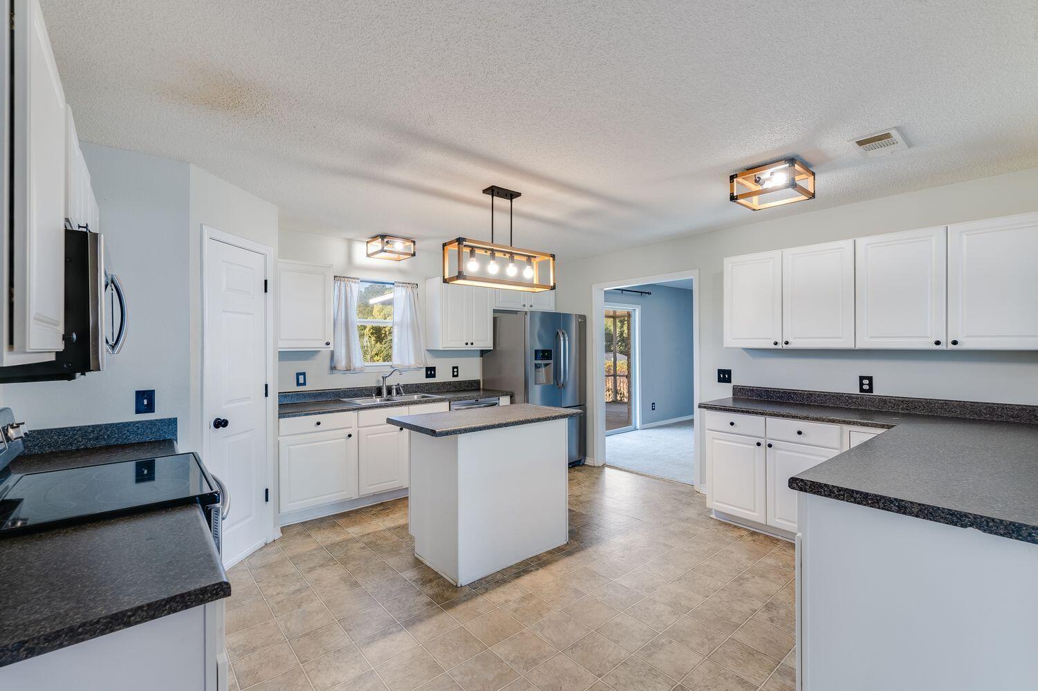 NORTHVIEW ESTATES 7TH ADDN - Residential