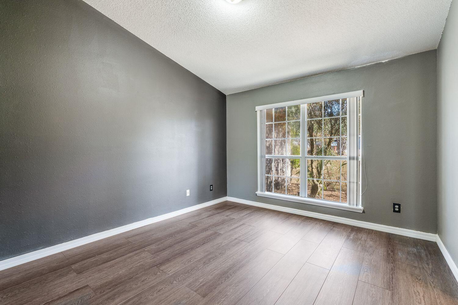 NORTHVIEW ESTATES 7TH ADDN - Residential