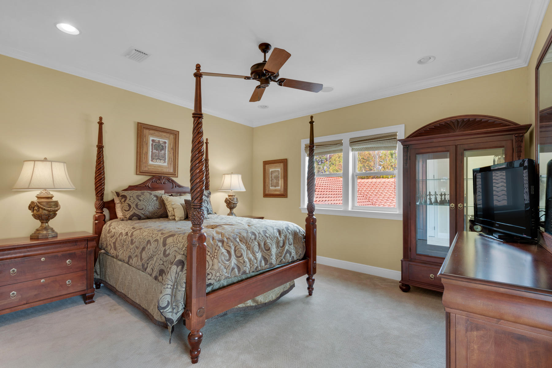 VINEYARD AT RAVEN OAKS - Residential