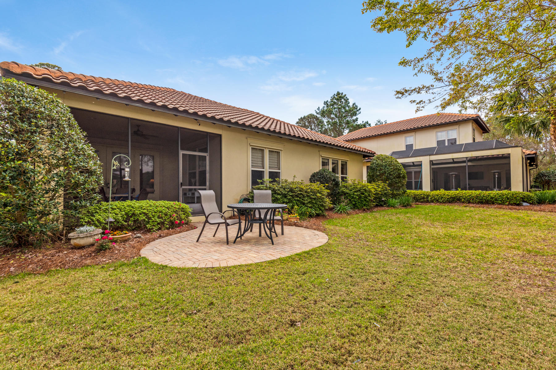 VINEYARD AT RAVEN OAKS - Residential