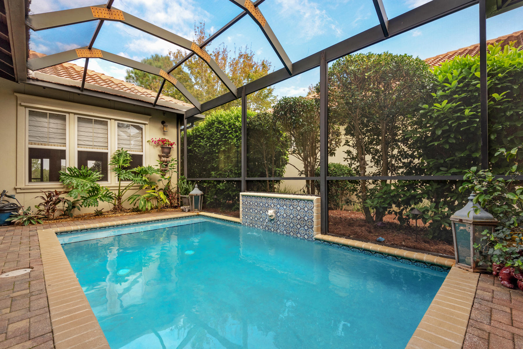 VINEYARD AT RAVEN OAKS - Residential