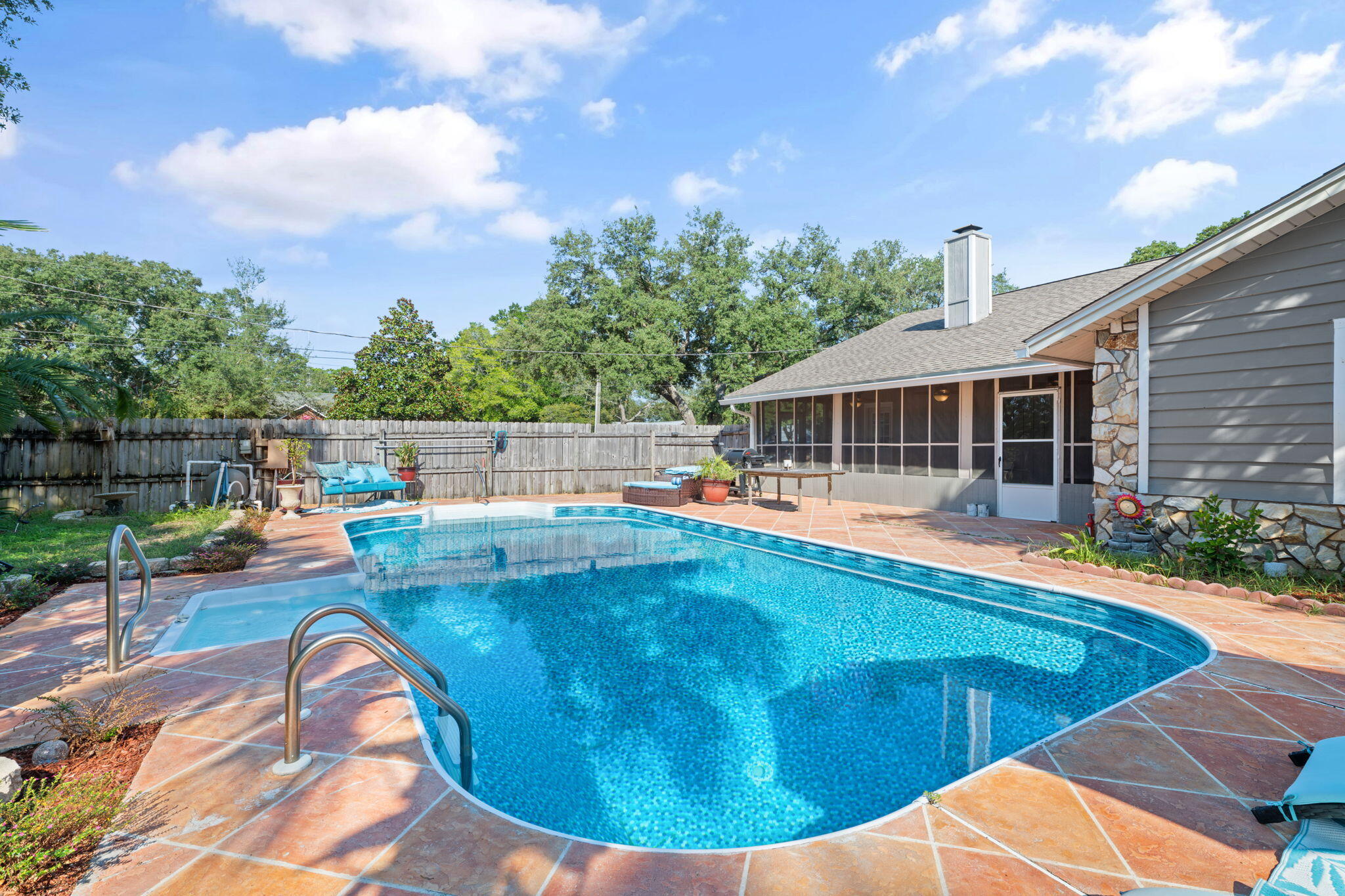 TOM KING ESTATES - Residential
