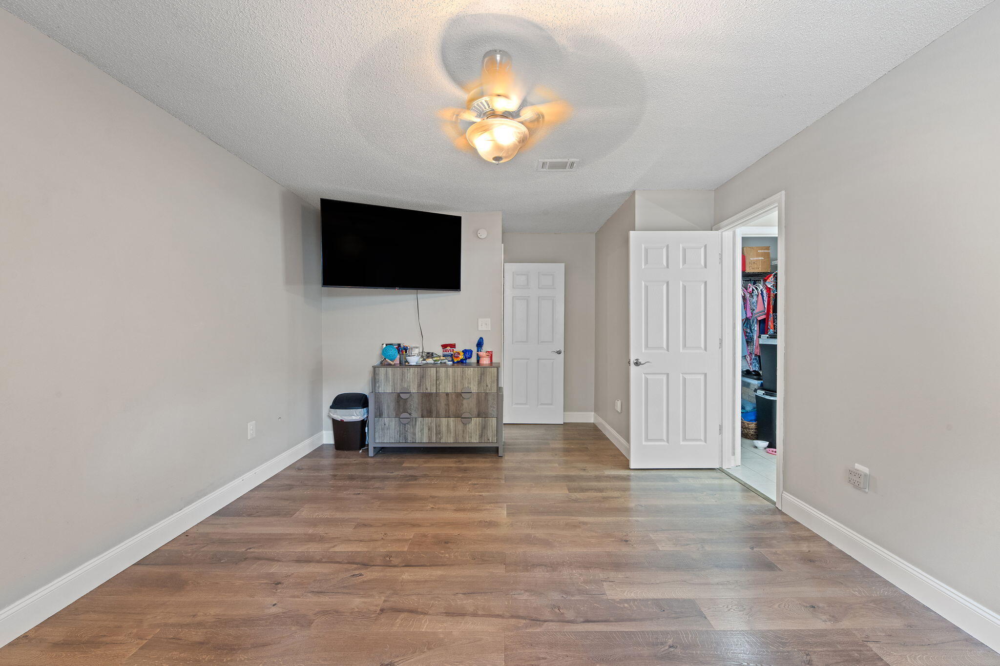 TOM KING ESTATES - Residential