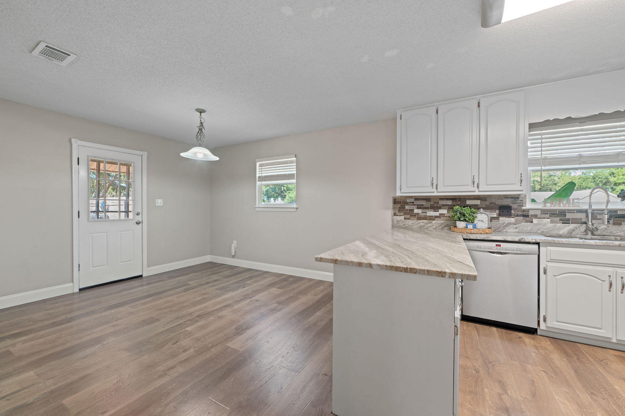 TOM KING ESTATES - Residential