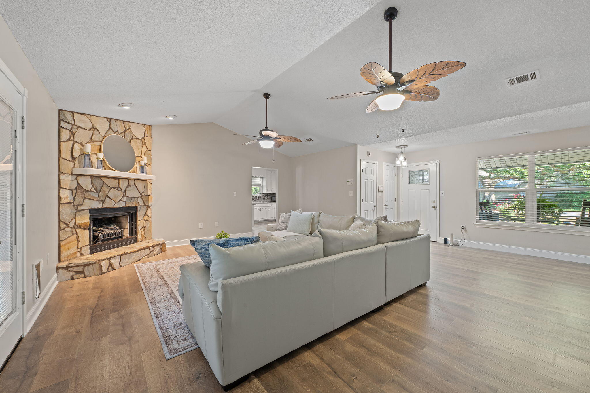 TOM KING ESTATES - Residential
