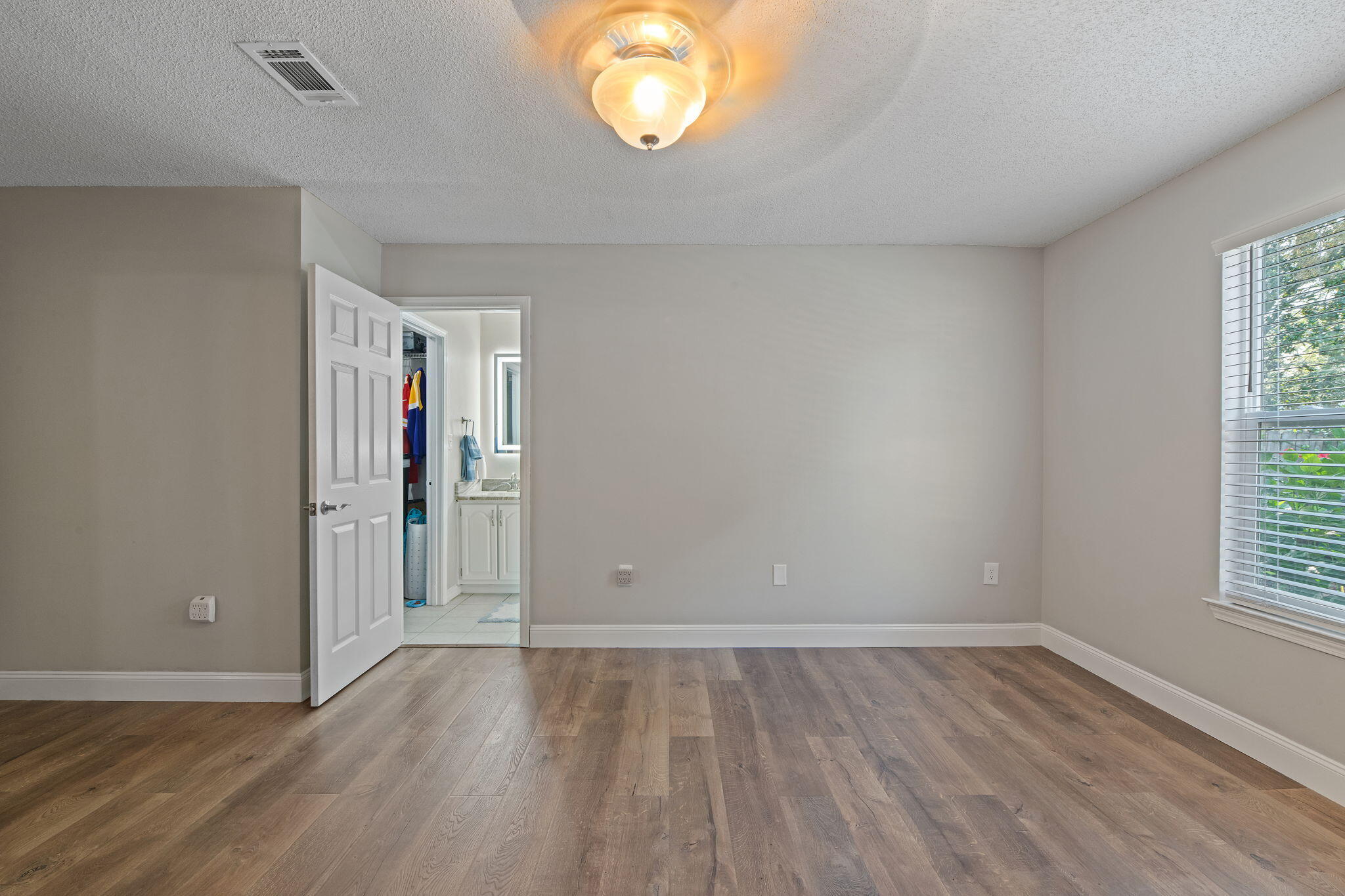 TOM KING ESTATES - Residential